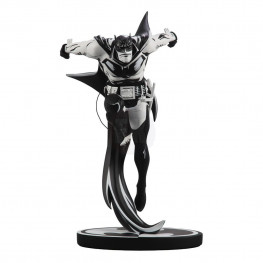 DC Direct Resin socha Batman Black & White White Knight by Sean Murphy 23 cm